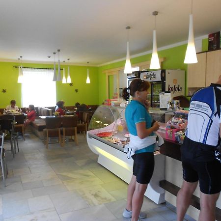 Zamecky Hotel Леднице Экстерьер фото