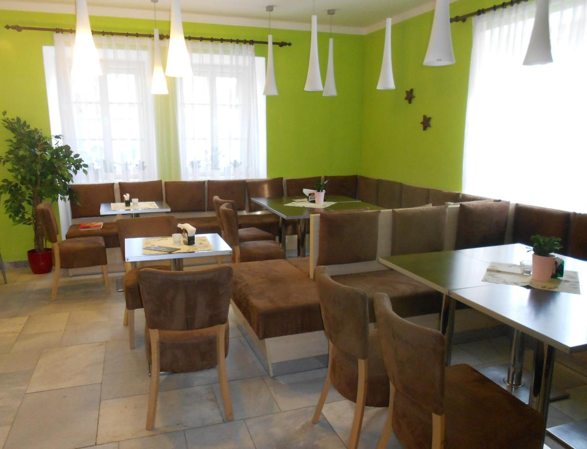 Zamecky Hotel Леднице Экстерьер фото
