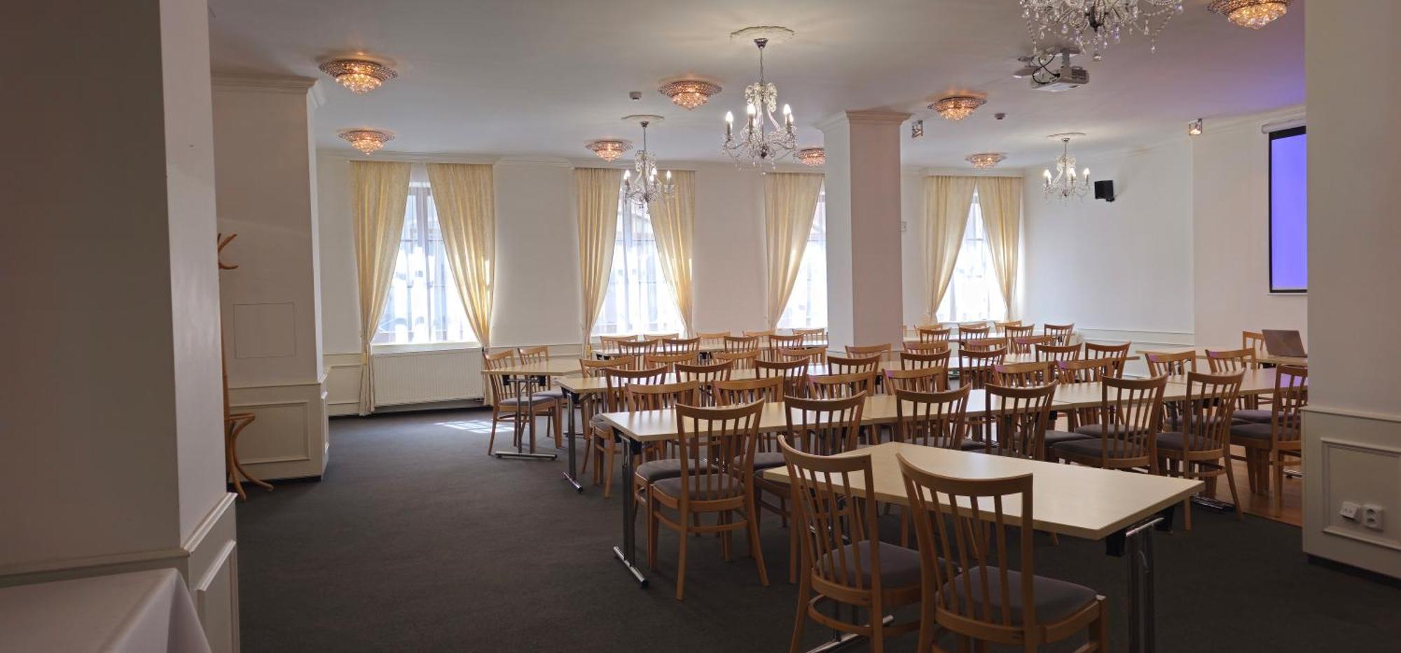 Zamecky Hotel Леднице Экстерьер фото
