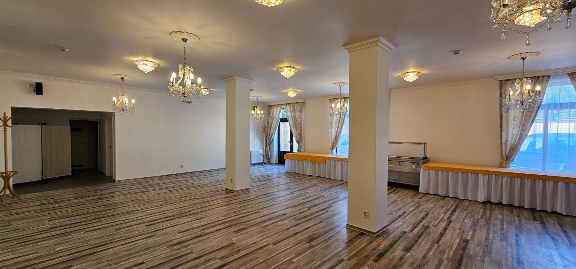 Zamecky Hotel Леднице Экстерьер фото