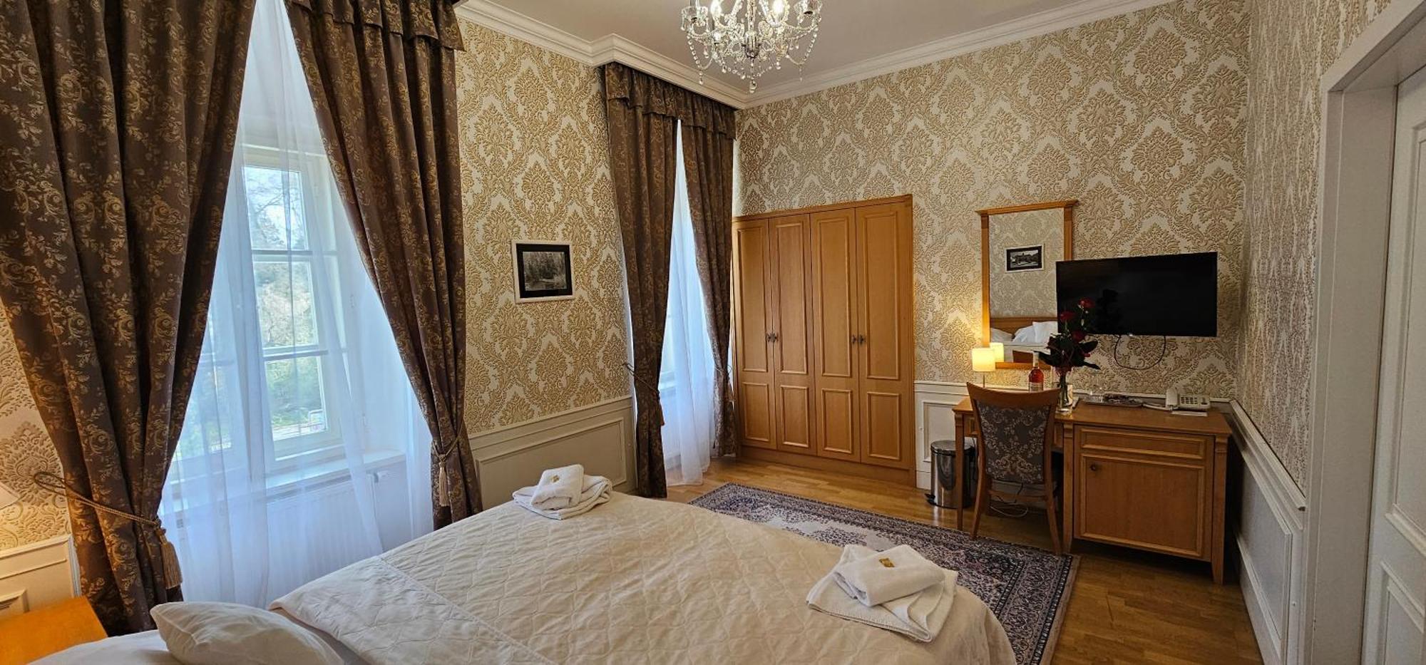 Zamecky Hotel Леднице Экстерьер фото