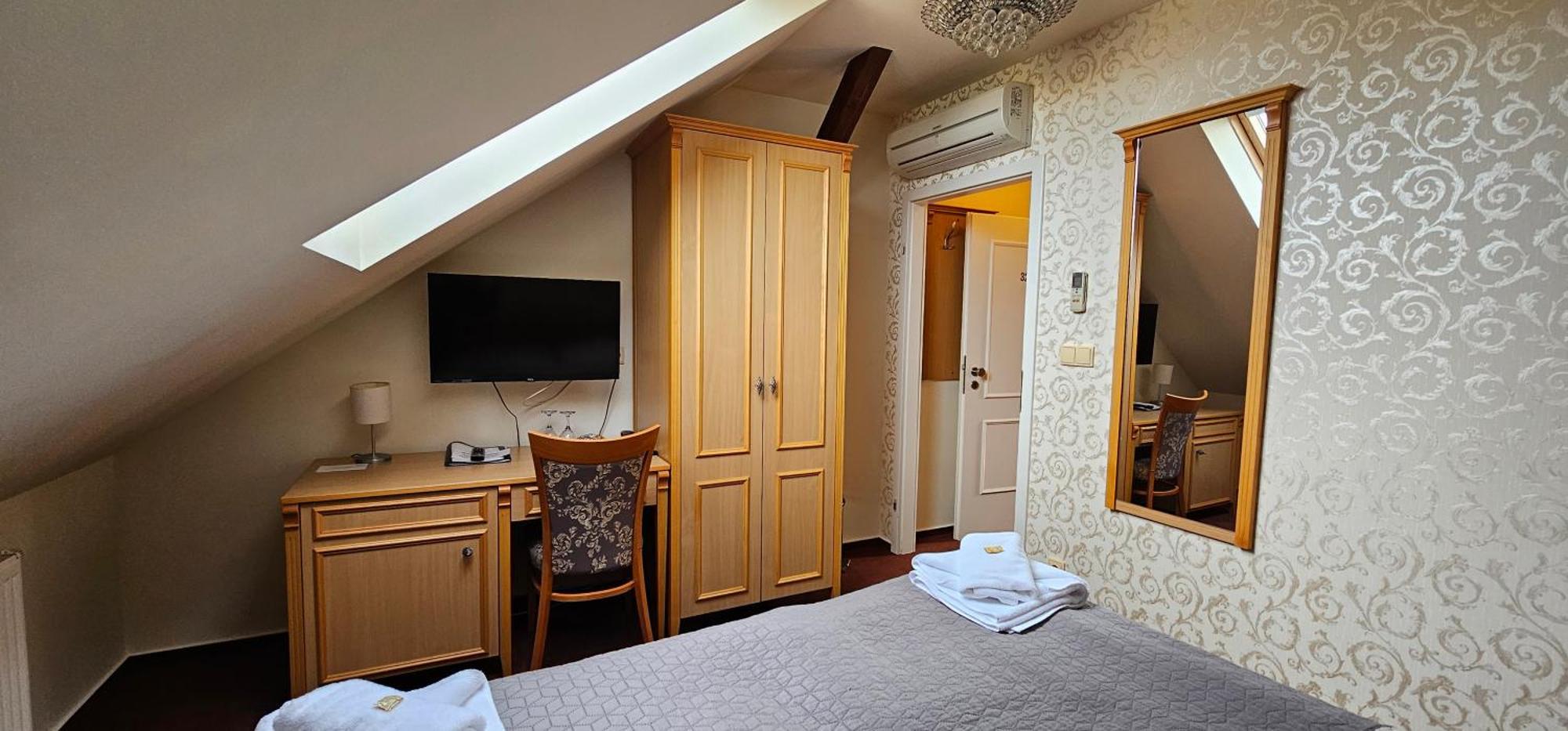 Zamecky Hotel Леднице Экстерьер фото