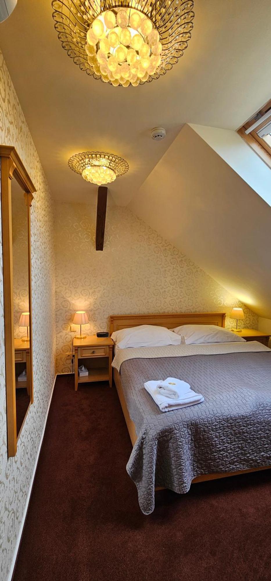 Zamecky Hotel Леднице Экстерьер фото